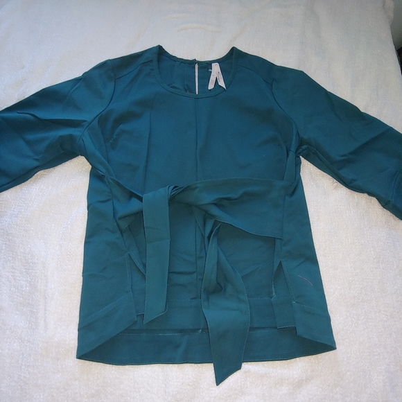 EUC Plus Size Melissa Mccarthy Seven Tie Front Blouse  - Size 2X - Picture 13 of 15